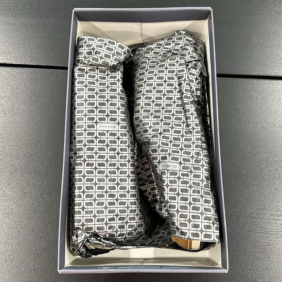 Rockport Brown Leather Boat Shoe - 10 Wide - Picture 11 of 13